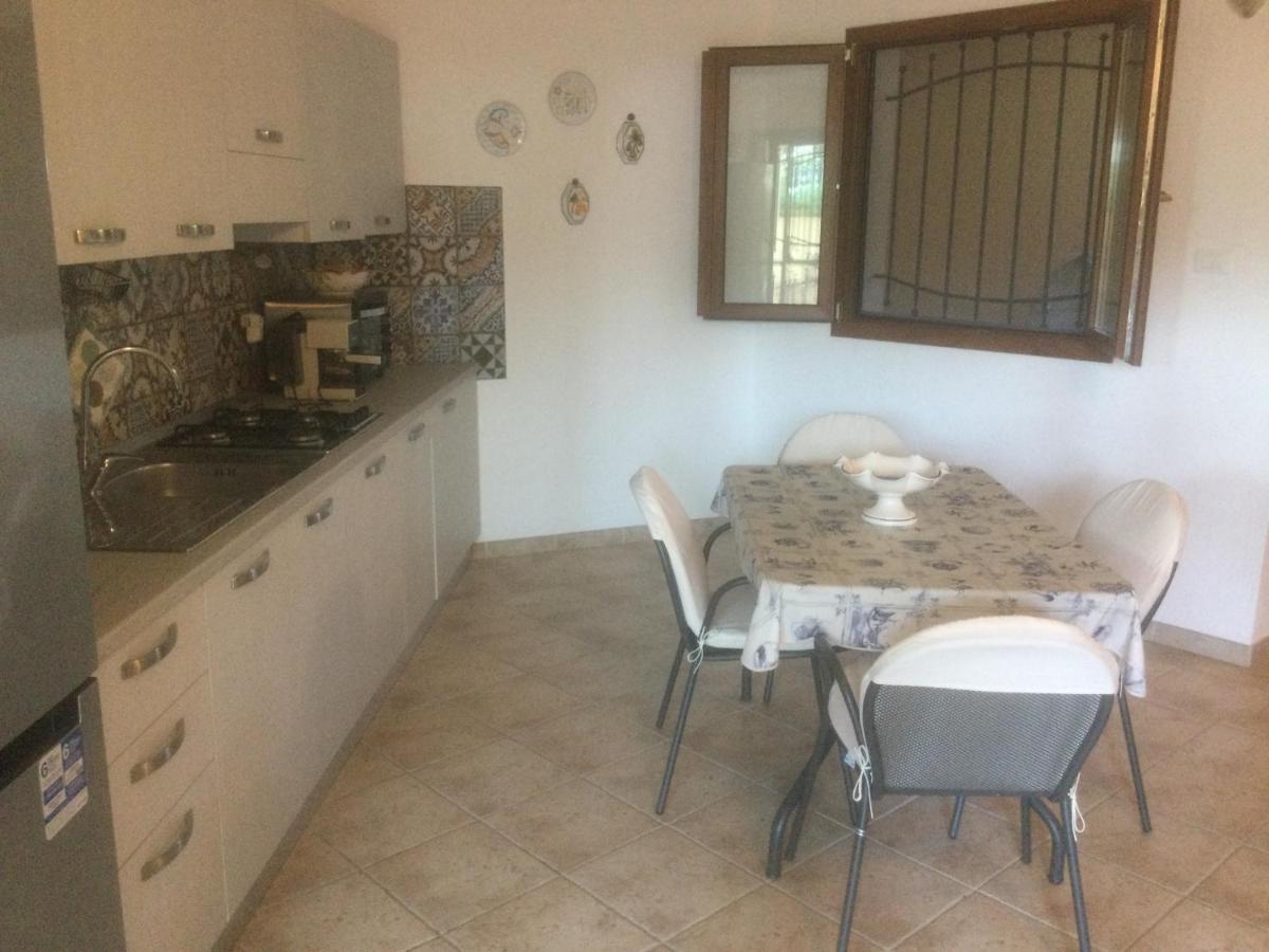 Villa Edo Cala Liberotto Eksteriør billede