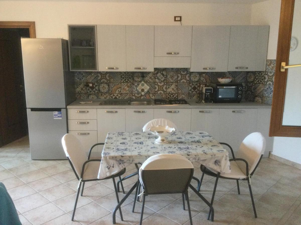 Villa Edo Cala Liberotto Eksteriør billede